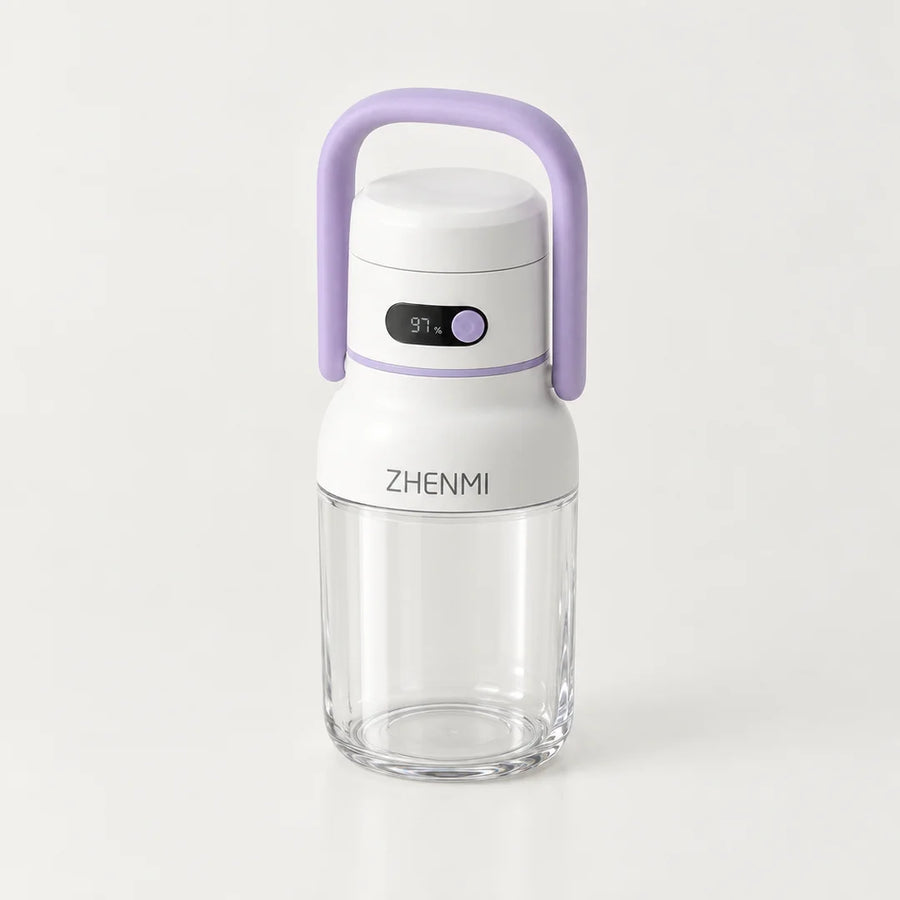 Mini blender électrique blanc à anse violette et écran digital, bol transparent vide avec couteau inox, sur fond clair