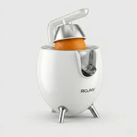 Hachoir extracteur de jus ROUNY 850W en acier inoxydable pour agrumes en situation d'utilisation