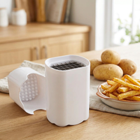 Coupe-frites à pousser, boîte blanche, en situation dans la cuisine
