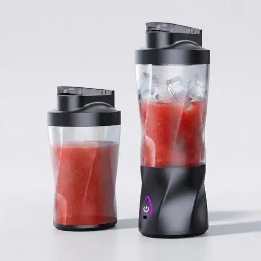 Hachoir blender portable 700 ml 360 W sur batterie en situation d'utilisation