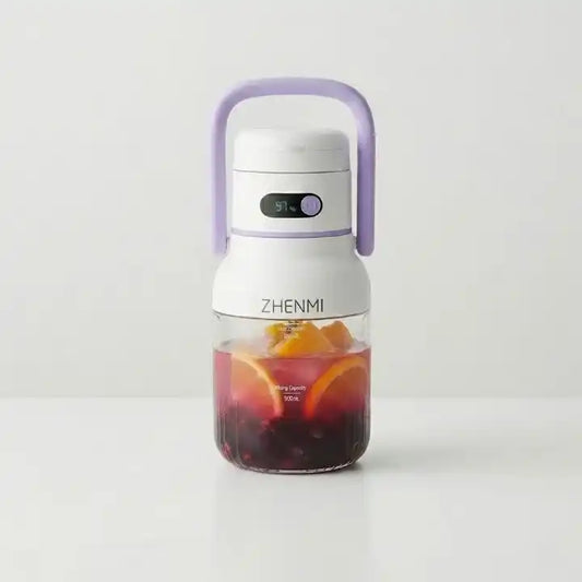 Hachoir blender portable mini électrique pour jus et smoothies en action - Préparation culinaire rapide