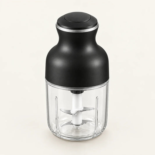 Hachoir électrique 350 W à tête noire et bol en verre de 600 ml avec couteau inox, vu de trois quarts sur fond clair
