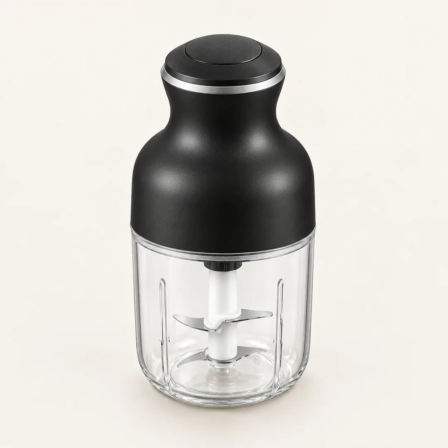 Hachoir électrique 350 W à tête noire et bol en verre de 600 ml avec couteau inox, vu de trois quarts sur fond clair