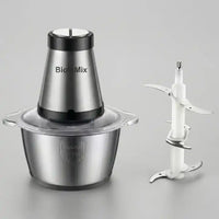 Hachoir électrique inox 500W bol 2L Biolomix en action - Préparation culinaire rapide