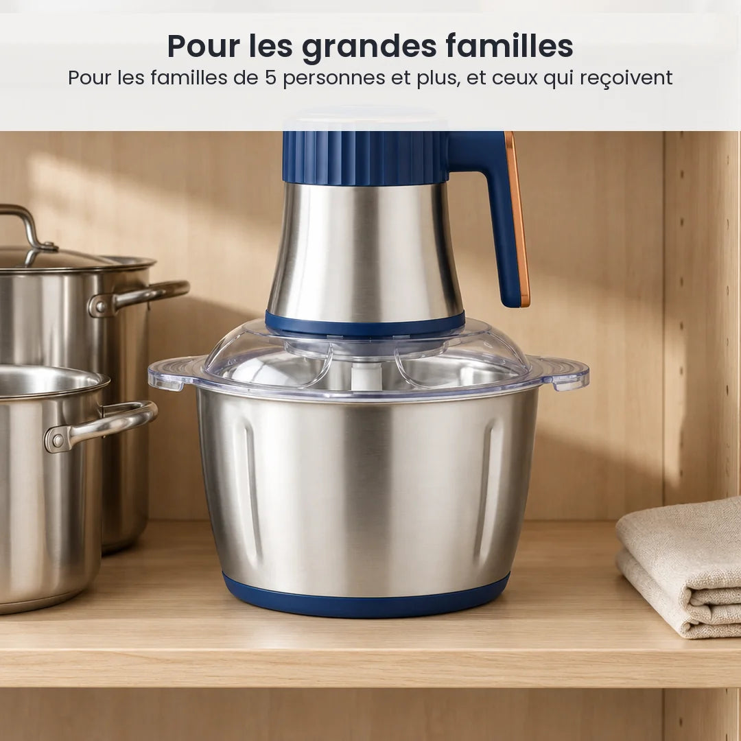 Hachoir électrique inox 5L bleu marine rangé dans un grand placard de cuisine à côté de grandes casseroles
