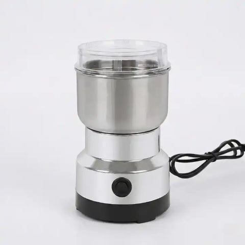 Hachoir électrique inox compact 300 ml en situation d'utilisation