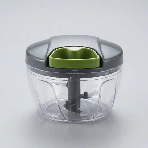 Hachoir manuel à ficelle 600/1000 ml pour légumes et ail en action - Préparation culinaire rapide