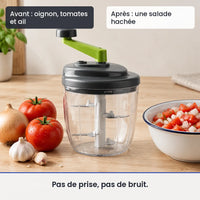 Avant/après avec le hachoir manuel à manivelle 900ml ail et légumes : oignon, tomates et ail, puis une salade hachée