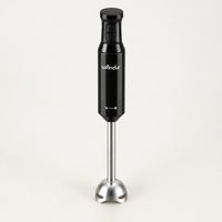 Mixeur plongeant wancle 600W noir brillant avec pied inox en cloche, vu de trois quarts sur fond blanc cassé