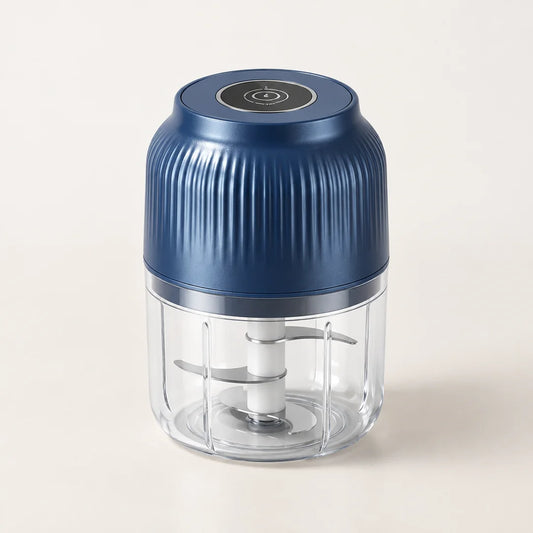 Mini hachoir électrique sans fil bleu marine à couvercle cannelé et cadran sur le dessus, bol transparent de 250 ml