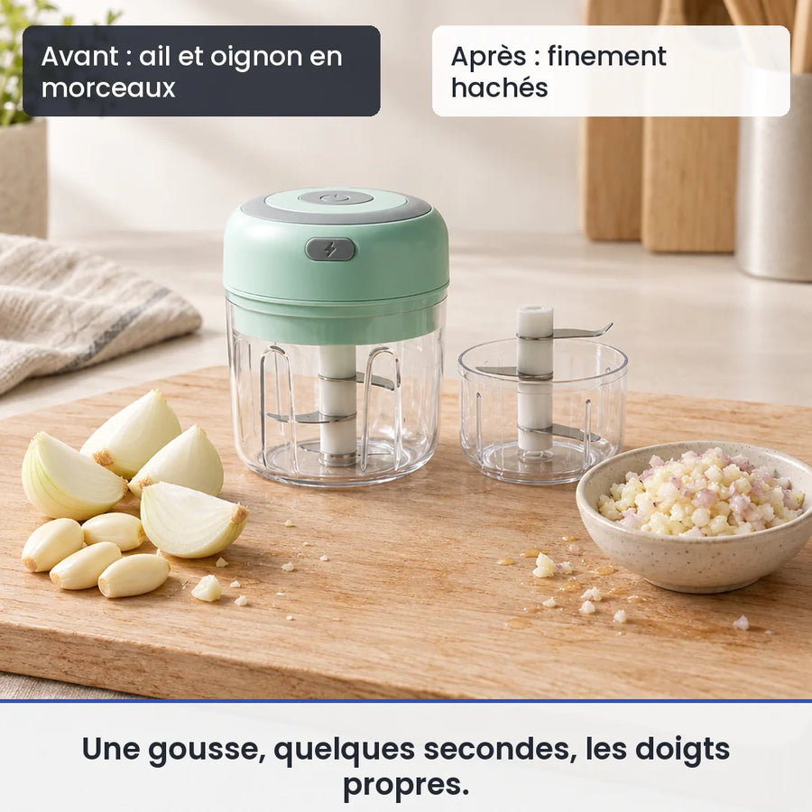 Avant/après avec le mini hachoir électrique vert 30W 100ml + 250 ml : ail et oignon en morceaux, puis finement hachés
