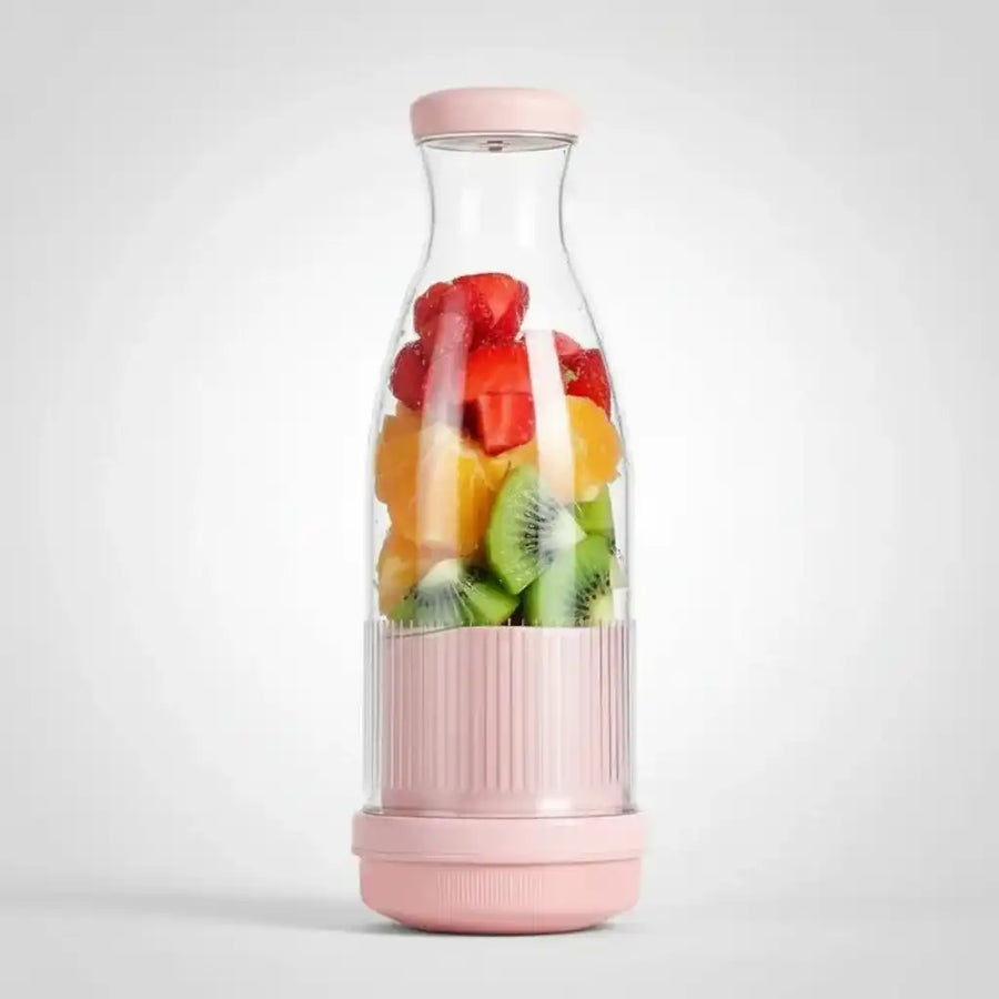 Mini hachoir électrique portable 6 lames pour smoothies en situation d'utilisation